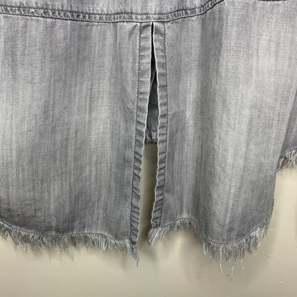 Bella Dahl frayed hem split back button down gray chambray - Picture 6 of 12